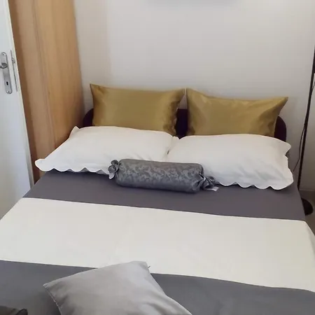 By The Sea - 22489 Makarska