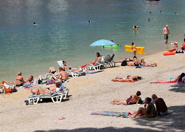 By The Sea - 22489 Daire Makarska